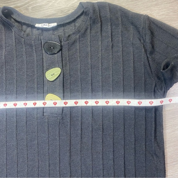 ZARA Ribbed Knit Black Button Detail Short Sleeve Top Size M - Picture 5 of 9